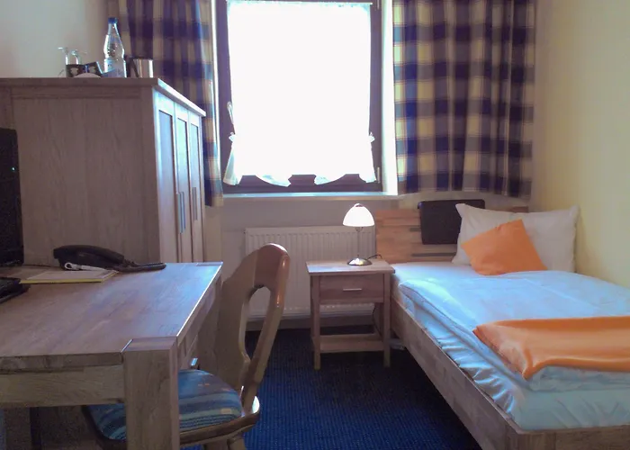 Zur Post فندق Schönberg