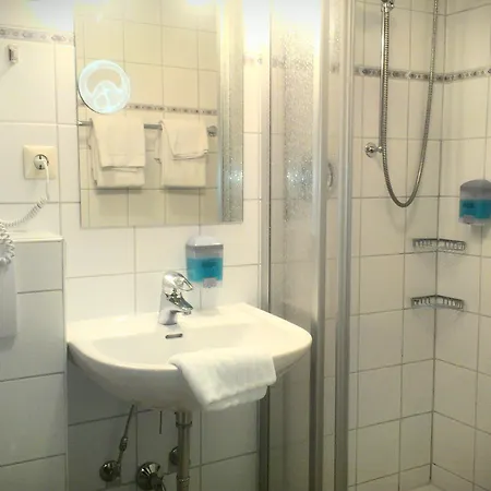 Отель Zur Post 3*